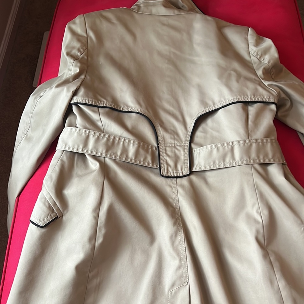 Trench coat, Top coat, duster 🧥, H&M size 8 ( fits like 4-6), beige lined coat - Picture 11 of 11
